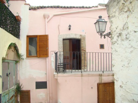 Front view of Casa Fortino